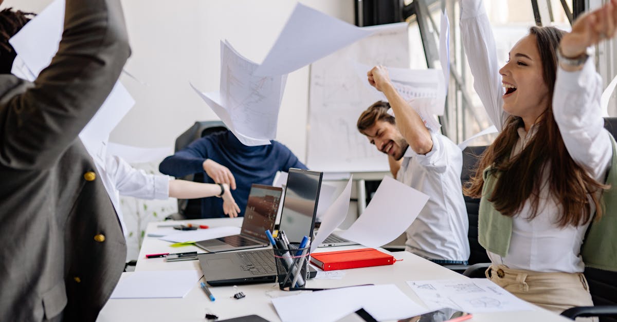 découvrez tout ce qu'il faut savoir sur la co-propriété : avantages, droits des copropriétaires, gestion des parties communes et conseils pratiques pour vivre harmonieusement au sein d'une copropriété.