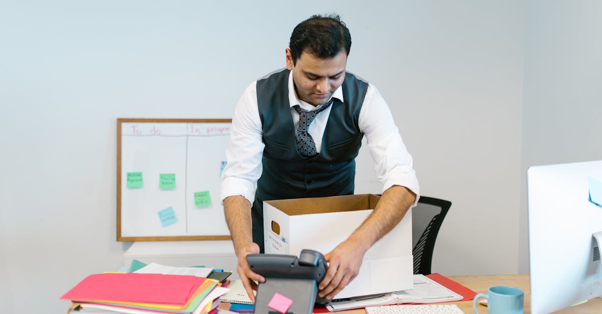 découvrez nos services de nettoyage de bureaux professionnels pour garantir un environnement de travail propre et agréable. nous offrons des solutions personnalisées pour maintenir la propreté de vos espaces de travail et améliorer le bien-être de vos employés.